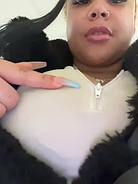 Snapshot of HaileyDiana chatting on March 9, 8:51 am HaileyDiana online show from March 9, 8:51 am