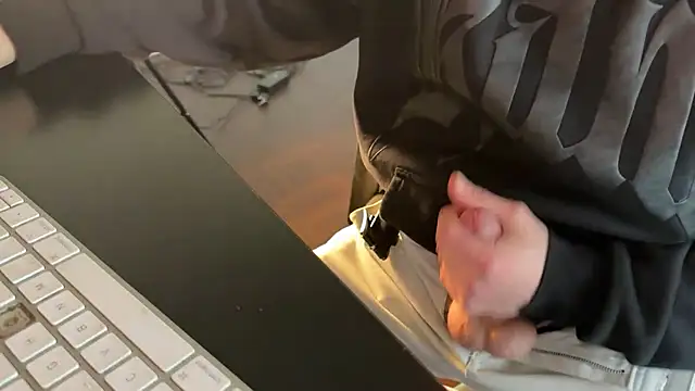 KendrickJiz online show from March 22, 3:04 pm