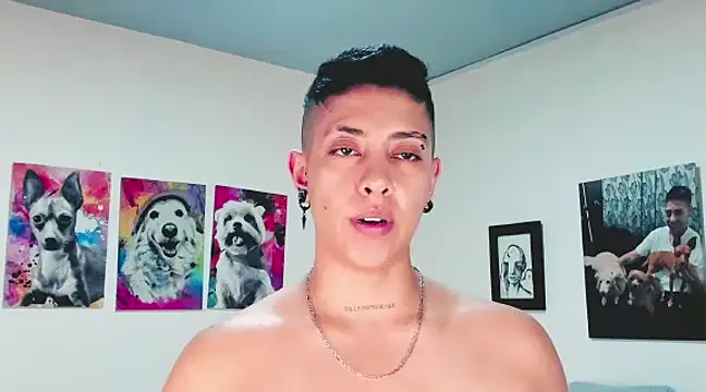 Snapshot of Aleja1214 chatting on February 15, 12:48 am Aleja1214 online show from February 15, 12:48 am