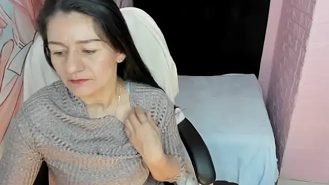 AllysonMilf69 online show from October 5, 3:10 pm