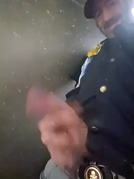 Snapshot of Joysdic41 chatting on February 21, 7:32 pm Joysdic41 online show from February 21, 7:32 pm