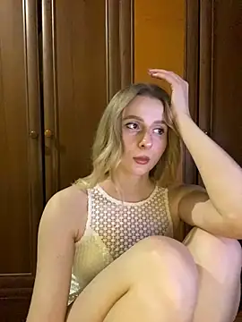 Snapshot of Ameli_Li chatting on December 2, 11:40 pm Ameli Li online show from December 2, 11:40 pm