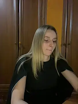 Snapshot of Ameli_Li chatting on December 29, 12:30 am Ameli Li online show from December 29, 12:30 am