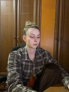 Snapshot of Ameli_Li chatting on October 27, 1:31 am Ameli Li online show from October 27, 1:31 am