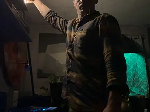 Snapshot of trash4cash chatting on February 21, 6:58 am trash4cash online show from February 21, 6:58 am