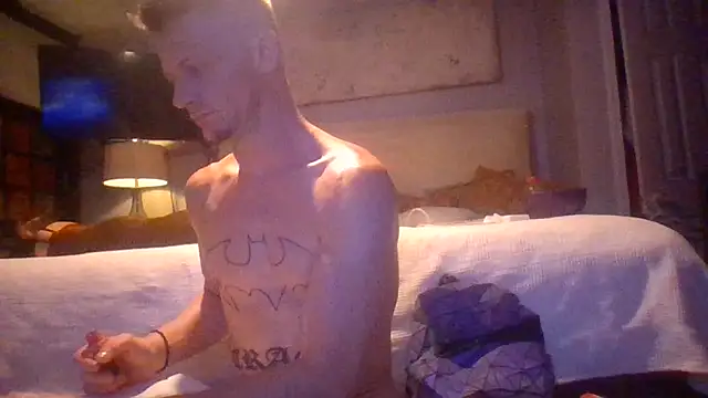 Snapshot of trash4cash chatting on July 19, 2:54 pm trash4cash online show from July 19, 2:54 pm