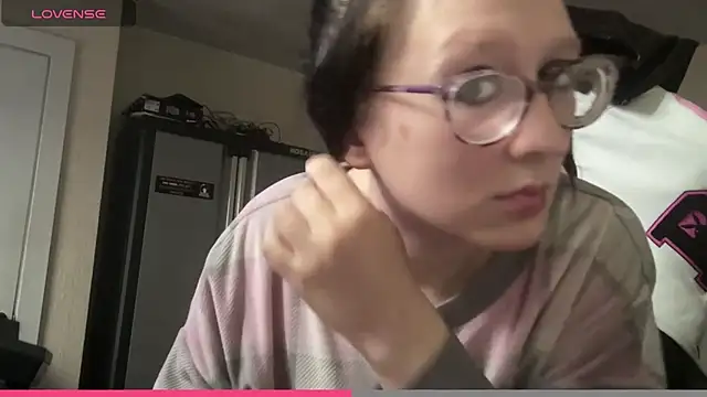 YandereDemon online show from October 7, 6:16 pm