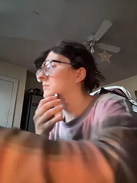 YandereDemon online show from November 16, 8:25 pm