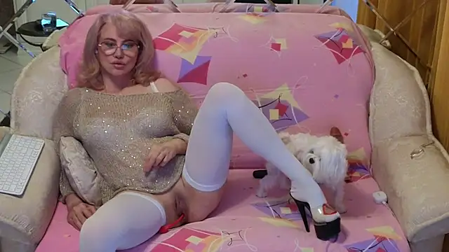 Snapshot of BEST-1 chatting on November 7, 1:49 am BEST-1 online show from November 7, 1:49 am