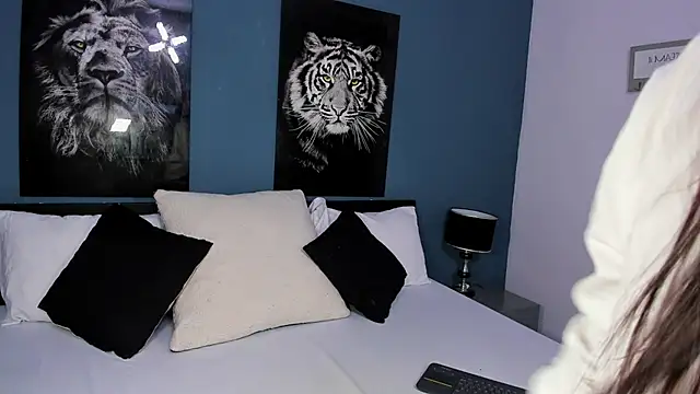 Liana Bernocchi online show from March 6, 8:27 pm