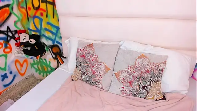 Liana Bernocchi online show from February 13, 8:16 pm