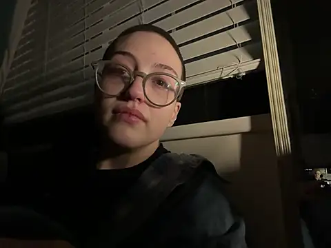 Starving4Cock online show from December 14, 7:18 am