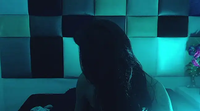 Snapshot of MaddyHudson chatting on December 9, 10:09 pm MaddyHudson online show from December 9, 10:09 pm