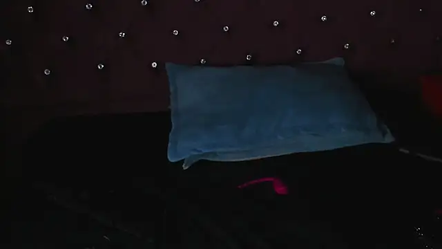 Snapshot of MaddyHudson chatting on February 21, 11:21 pm MaddyHudson online show from February 21, 11:21 pm