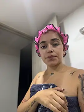 Snapshot of JoselinFlower_ chatting on February 3, 6:40 am JoselinFlower online show from February 3, 6:40 am