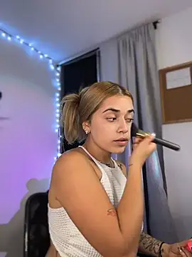 Snapshot of JoselinFlower_ chatting on February 13, 1:34 am JoselinFlower online show from February 13, 1:34 am