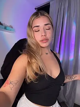 Snapshot of JoselinFlower_ chatting on May 25, 12:49 am JoselinFlower online show from May 25, 12:49 am