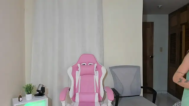 shanakendal2 online show from February 17, 8:36 pm