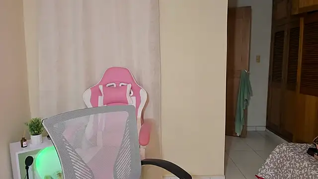 shanakendal2 online show from February 19, 2:34 pm