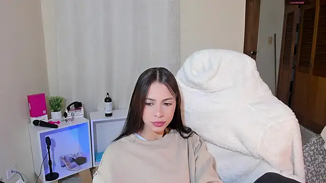 shanakendal2 online show from March 10, 2:05 pm