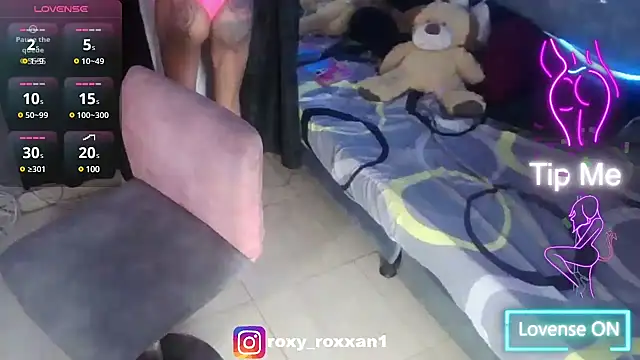 roxy roxxan online show from March 17, 1:18 pm