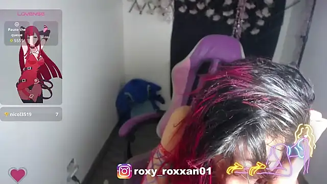 Snapshot of roxy_roxxan chatting on March 19, 1:31 am roxy roxxan online show from March 19, 1:31 am