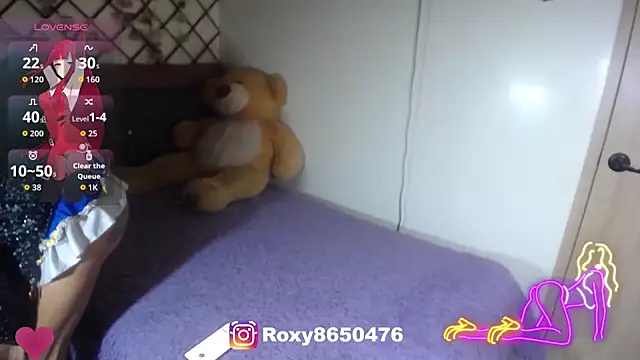Snapshot of roxy_roxxan chatting on June 2, 3:19 am roxy roxxan online show from June 2, 3:19 am