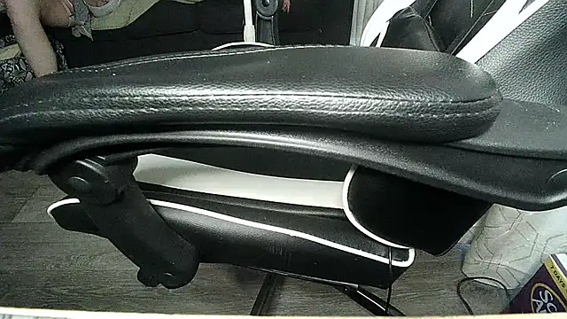 Hellojeremy online show from January 11, 12:01 am