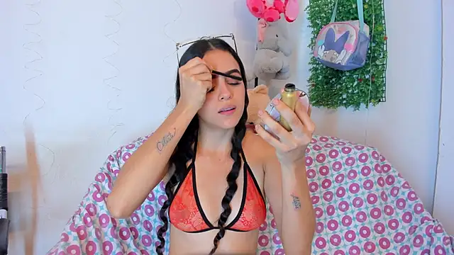 emilyclay 1 online show from December 17, 8:15 pm