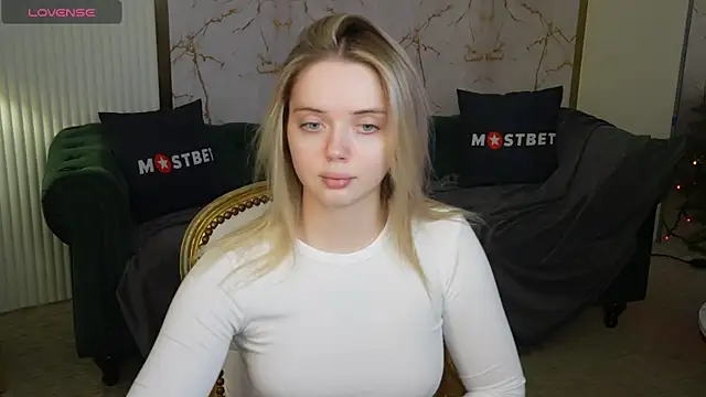 Cassy-Celestial  online show from December 15, 11:42 pm