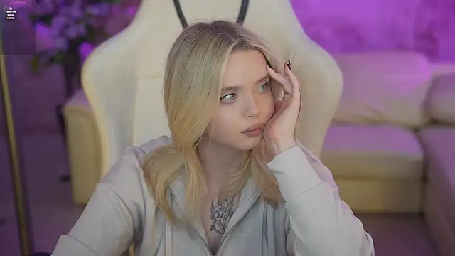 Cassy-Celestial  online show from February 28, 3:15 am