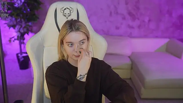 Cassy-Celestial  online show from March 14, 11:53 pm