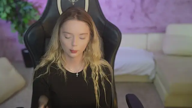 Cassy-Celestial  online show from October 3, 4:09 am