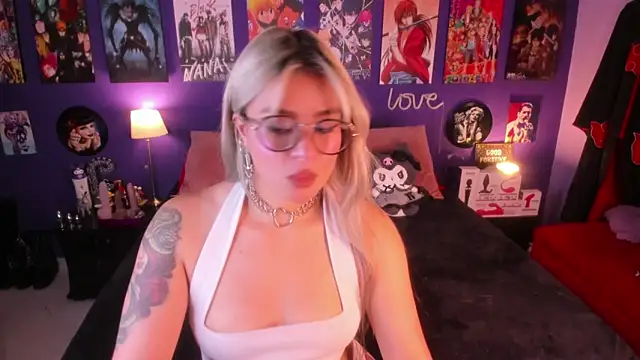 Snapshot of anne_cross chatting on February 18, 3:02 am anne cross online show from February 18, 3:02 am