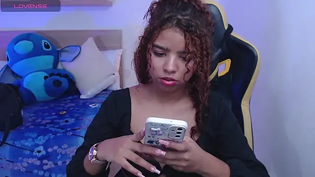 Snapshot of aurora_rodriguez chatting on December 23, 3:33 pm aurora rodriguez online show from December 23, 3:33 pm