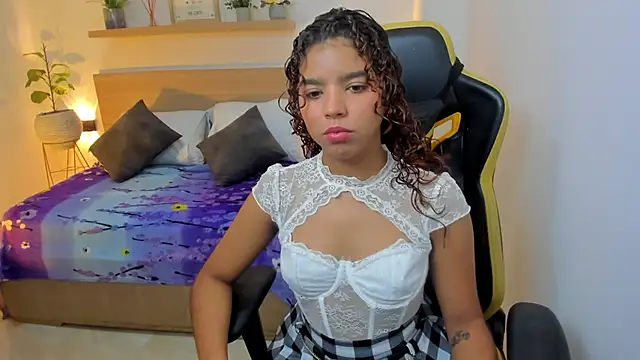 Snapshot of aurora_rodriguez chatting on February 7, 12:06 pm aurora rodriguez online show from February 7, 12:06 pm