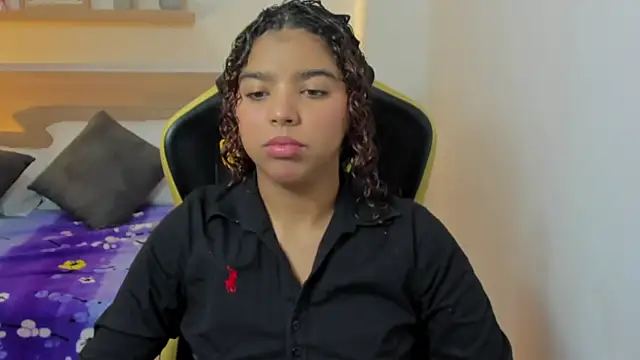 Snapshot of aurora_rodriguez chatting on February 15, 12:43 pm aurora rodriguez online show from February 15, 12:43 pm