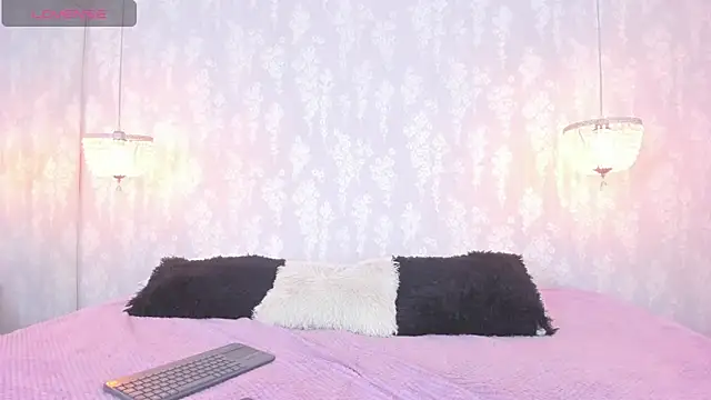 leigh-angels online show from December 2, 8:37 pm