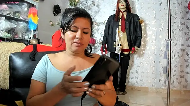 Snapshot of Erlinda-engel chatting on May 23, 12:31 pm Erlinda-engel online show from May 23, 12:31 pm
