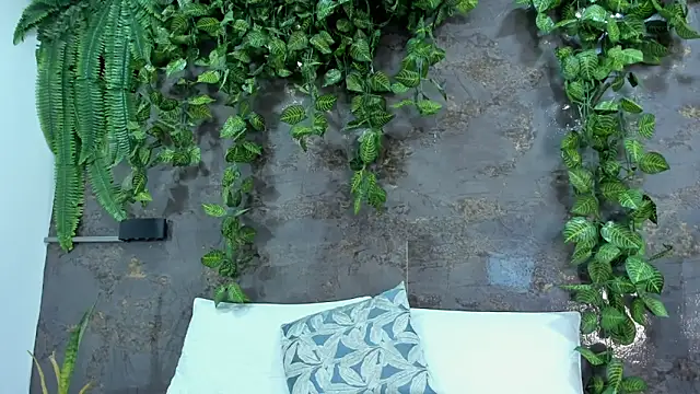 emily hunter12 online show from April 4, 12:35 pm