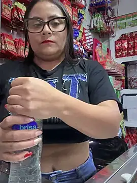 Snapshot of Sol_biglips chatting on December 5, 10:23 pm Sol biglips online show from December 5, 10:23 pm