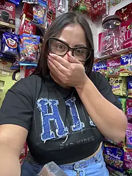 Snapshot of Sol_biglips chatting on December 19, 3:19 pm Sol biglips online show from December 19, 3:19 pm