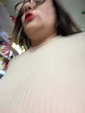 Sol biglips online show from January 9, 11:45 pm