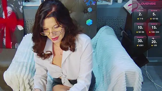 LucyBelli online show from December 20, 1:23 am