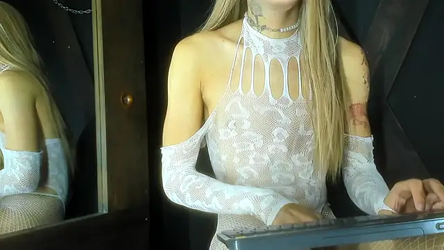 Haileybieberr online show from February 6, 12:43 am