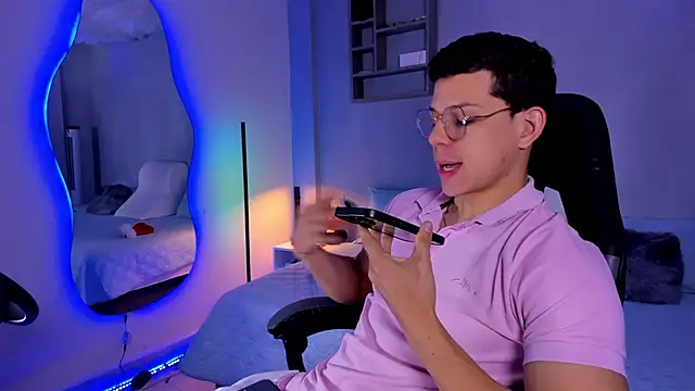 MarcoSullivan online show from December 17, 1:39 pm