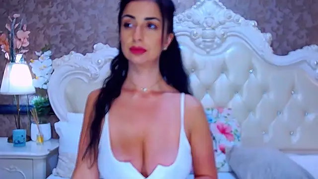 OliveWilson online show from December 16, 7:46 am