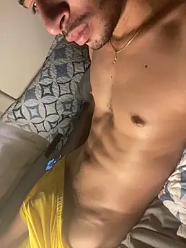 Snapshot of tom_thick chatting on December 30, 9:19 pm tom thick online show from December 30, 9:19 pm