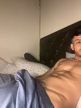 Snapshot of tom_thick chatting on January 23, 10:22 pm tom thick online show from January 23, 10:22 pm