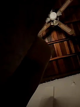 Snapshot of tom_thick chatting on October 28, 6:28 am tom thick online show from October 28, 6:28 am